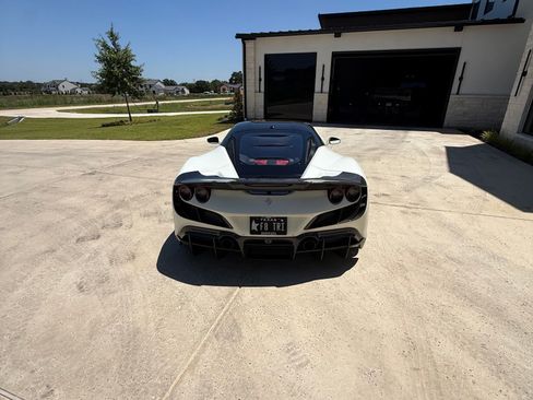 Used 2020 Ferrari F8 Tributo RWD image 4