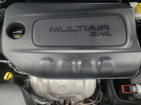Used 2019 Jeep Cherokee Latitude w/ Popular Appearance Group AWD/4WD image 30
