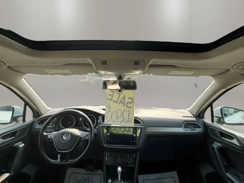 Used 2019 Volkswagen Tiguan SE w/ Panoramic Sunroof Package AWD/4WD image 12