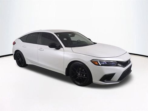 Used 2023 Honda Civic Sport image 2