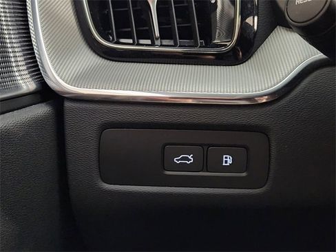 Used 2024 Volvo XC60 T8 Ultimate image 22