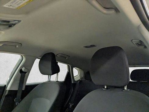 Used 2025 Hyundai Kona SEL image 18