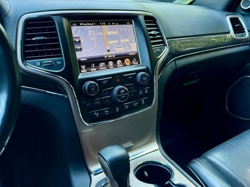 Used 2017 Jeep Grand Cherokee Overland w/ Jeep Active Safety Group image 46