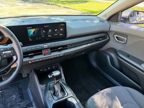 Used 2025 Kia K4 FWD image 30