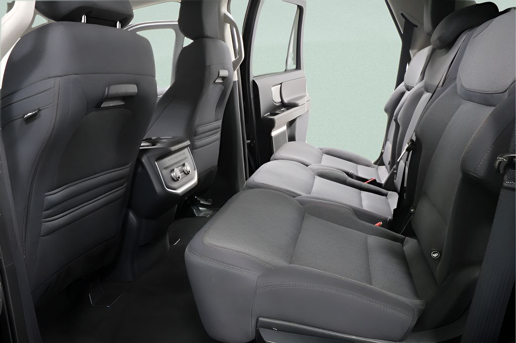 Used 2025 Ford Expedition Active AWD/4WD image 51