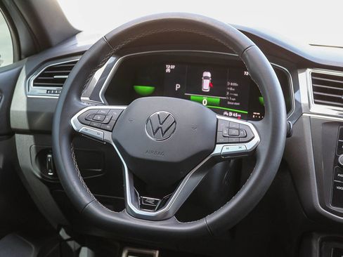 Used 2023 Volkswagen Tiguan SE R-Line image 16