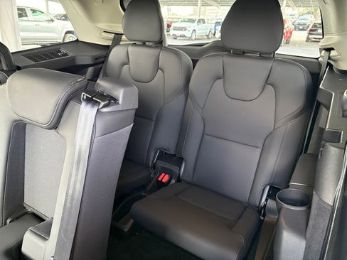 Used 2025 Volvo XC90 B5 Plus w/ Protection Package Premier image 22