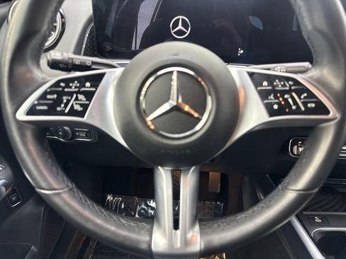 Used 2025 Mercedes-Benz GLB 250 4MATIC image 55