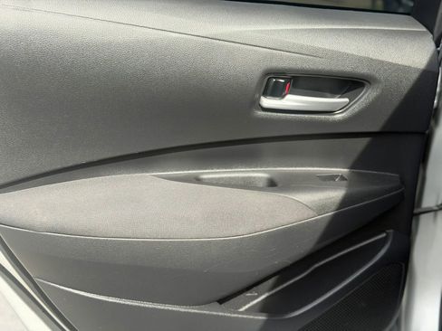 Used 2021 Toyota Corolla LE FWD image 18