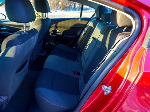 Used 2011 Chevrolet Cruze LT image 18