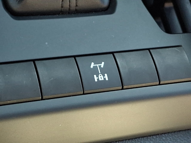 Used 2025 Toyota Tacoma TRD Off-Road AWD/4WD image 18
