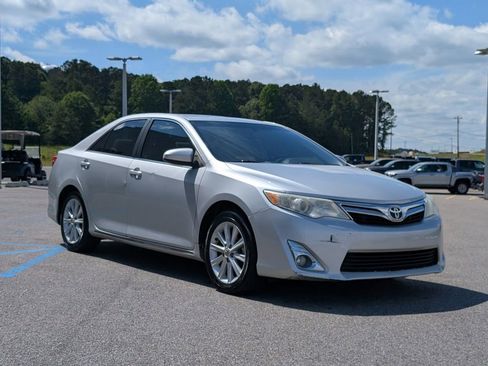 Used 2013 Toyota Camry XLE w/ Convenience Pkg FWD image 7