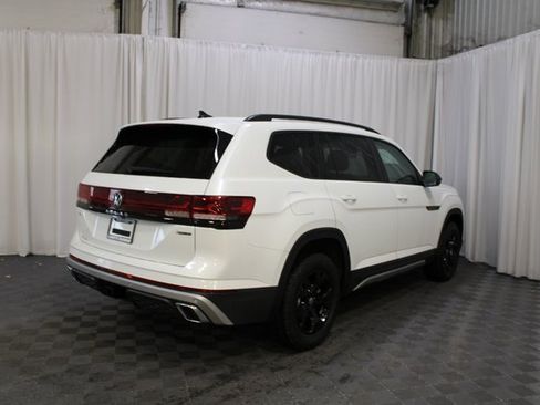 New 2026 Volkswagen Atlas Peak Edition image 28
