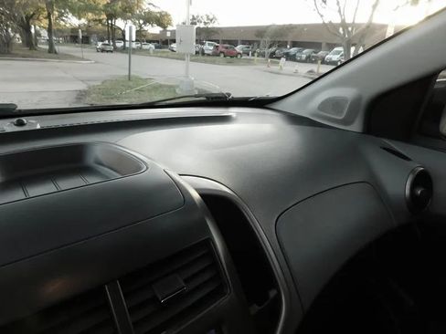 Used 2015 Chevrolet Sonic LT image 35