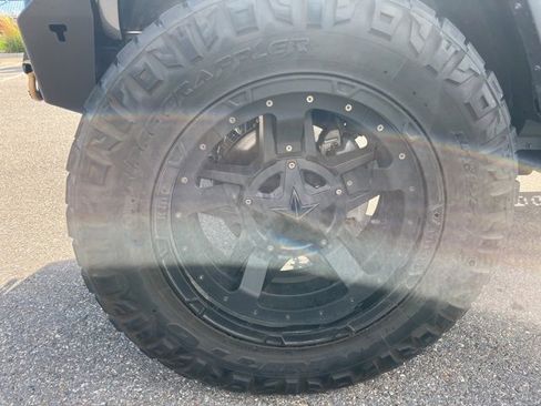 Used 2019 Jeep Wrangler Unlimited Sport S image 9