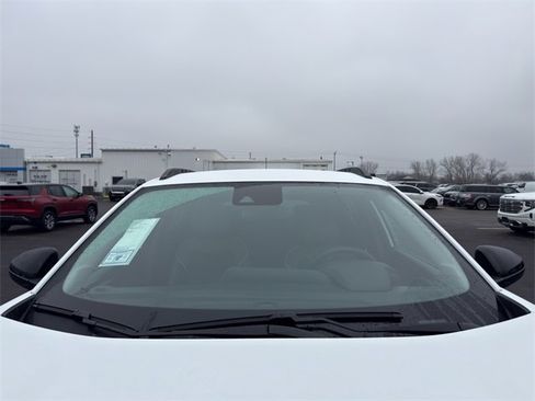 Used 2025 Chevrolet Trax ACTIV w/ Driver Confidence Package image 25