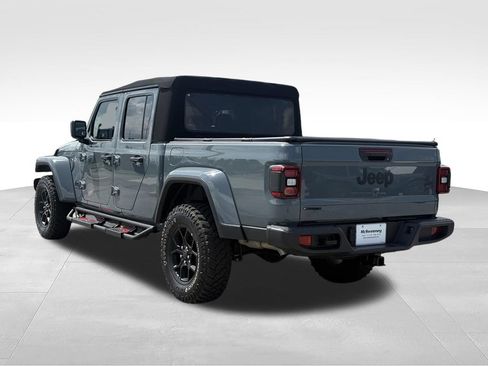 Used 2024 Jeep Gladiator Sport AWD/4WD image 3