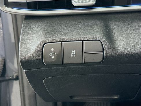Used 2025 Hyundai Elantra SEL FWD image 16