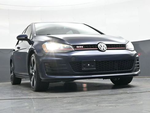 Used 2017 Volkswagen GTI SE FWD image 38