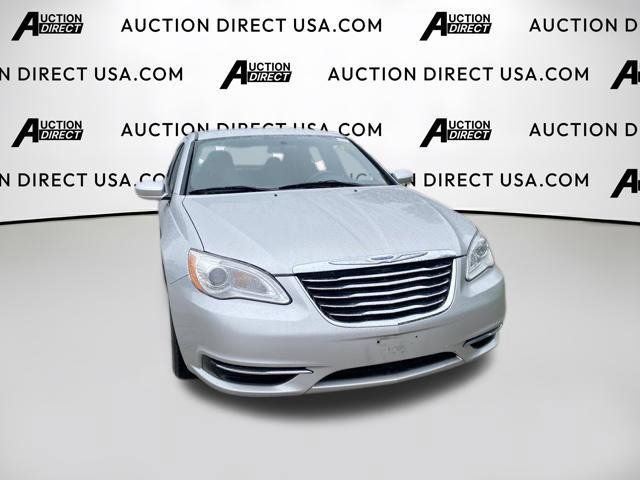 Used 2012 Chrysler 200 Touring FWD image 3