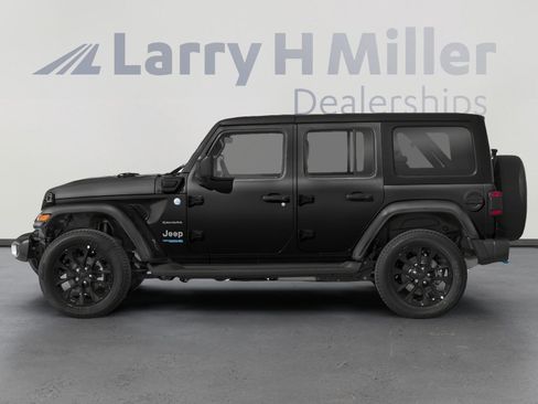 Used 2023 Jeep Wrangler Unlimited Rubicon 4xe w/ Cold Weather Group AWD/4WD image 3