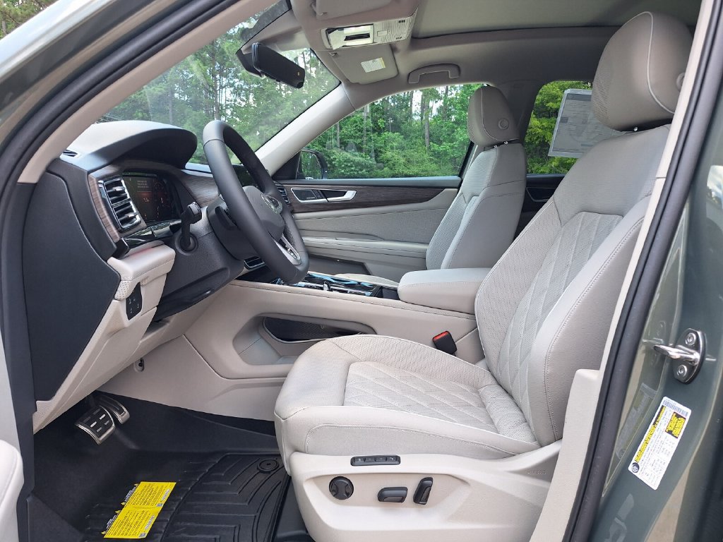 Used 2026 Volkswagen Atlas SEL Premium R-Line AWD/4WD image 9