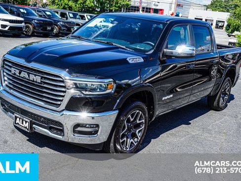 Used 2025 RAM 1500 Laramie AWD/4WD image 15