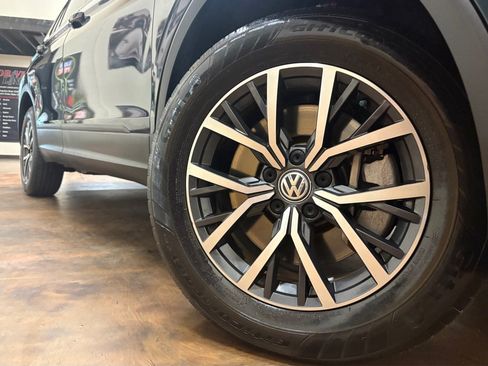 Used 2019 Volkswagen Tiguan SE AWD/4WD image 37