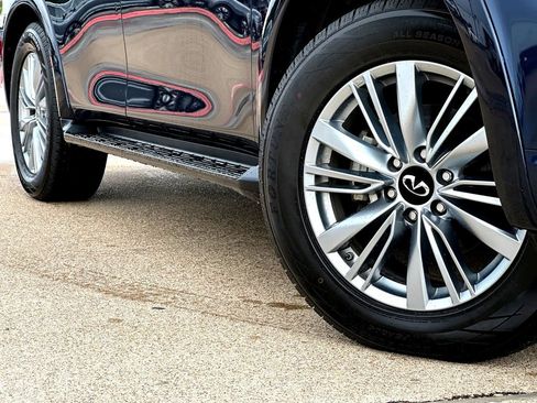 Used 2024 INFINITI QX80 Luxe AWD/4WD image 2