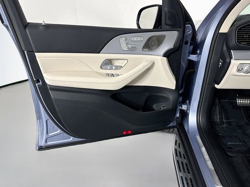 New 2026 Mercedes-Benz GLS 580 4MATIC image 21