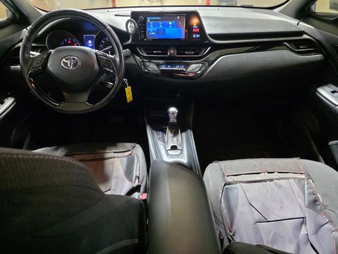 Used 2018 Toyota C-HR XLE FWD image 14