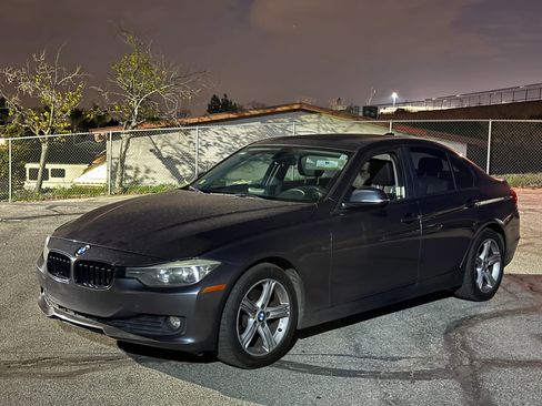 Used 2014 BMW 320i Sedan image 1