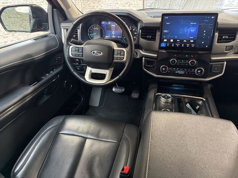 Used 2024 Ford Expedition XLT AWD/4WD image 18