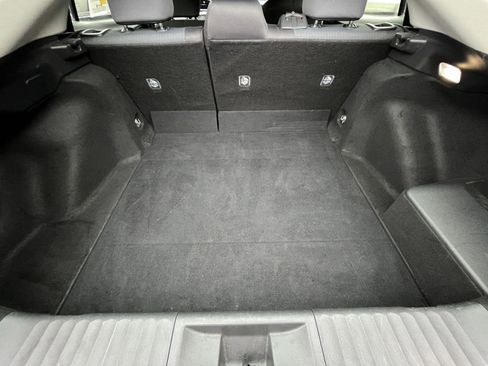 Used 2025 Toyota Prius LE image 31