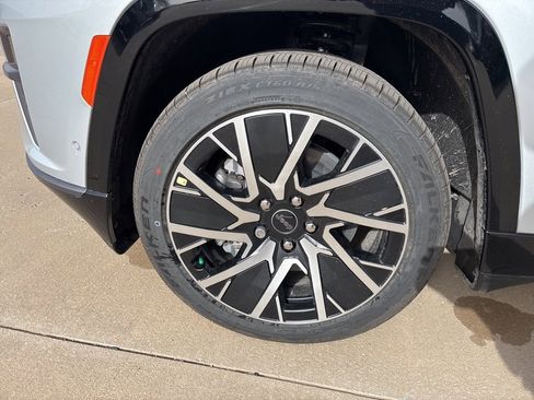 New 2025 Jeep Wagoneer S Limited image 9