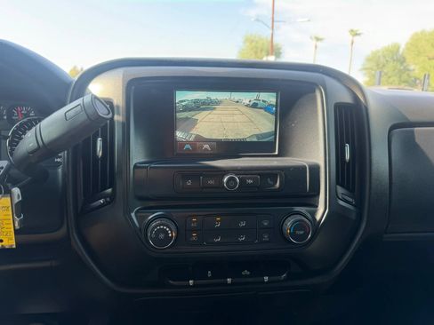 Used 2019 Chevrolet Silverado 1500 Custom w/ Custom Convenience Package RWD image 19