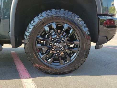 Used 2025 Chevrolet Silverado 2500 LT w/ Trail Boss Package AWD/4WD image 10