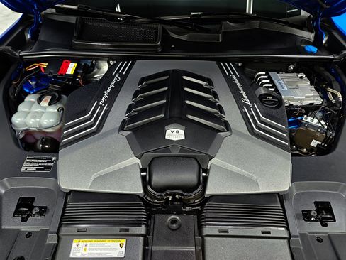 Used 2021 Lamborghini Urus image 41