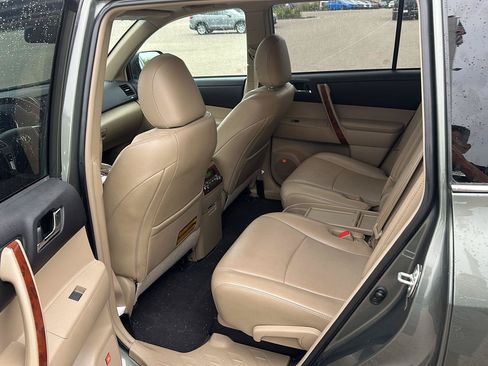 Used 2013 Toyota Highlander Limited AWD/4WD image 22