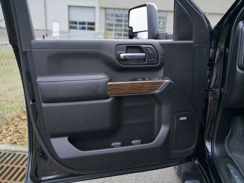 Used 2022 Chevrolet Silverado 3500 High Country w/ Z71 Off-Road Package image 22