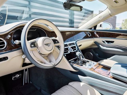 Used 2022 Bentley Flying Spur W12 AWD/4WD image 2