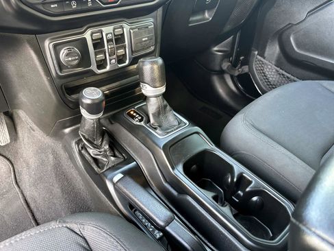 Certified 2022 Jeep Gladiator Sport image 25