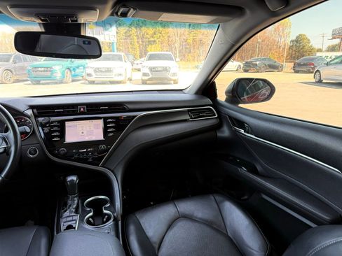 Used 2018 Toyota Camry XSE FWD image 34