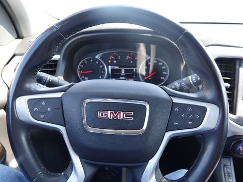 Used 2019 GMC Acadia SLE image 25