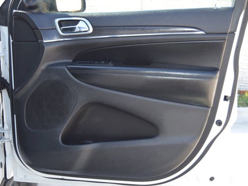 Used 2018 Jeep Grand Cherokee Limited RWD image 13