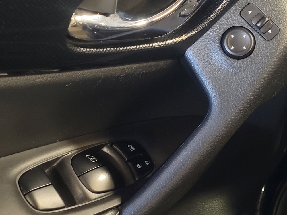 Used 2016 Nissan Rogue SL w/ SL Premium Package FWD image 27