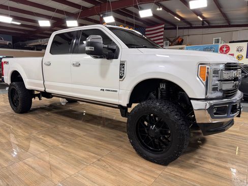 Used 2019 Ford F350 King Ranch w/ King Ranch Ultimate Package image 3