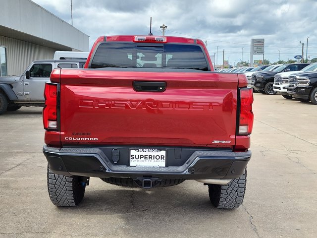 Used 2024 Chevrolet Colorado ZR2 w/ Technology Package AWD/4WD image 4