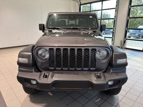 Used 2020 Jeep Gladiator Sport w/ Quick Order Package 24S image 8