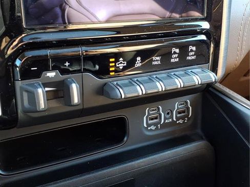 Used 2020 RAM 1500 Longhorn image 21